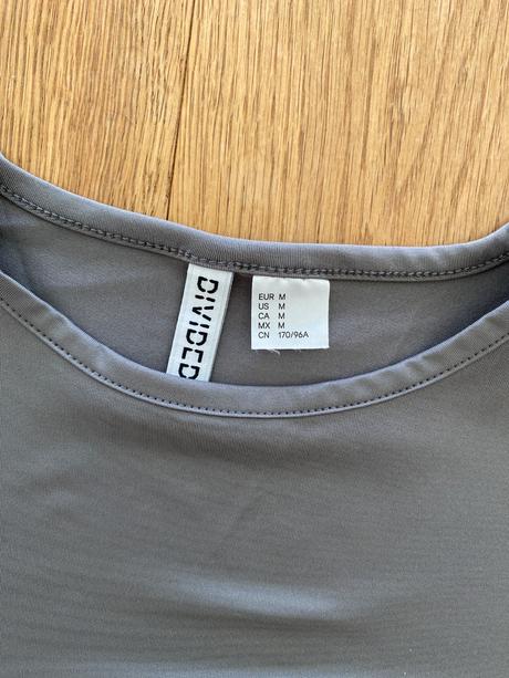 Crop top tricko, h&m,m