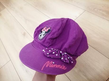 Parádna šiltovka, 104