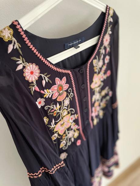 Krásne luxusné šaty, s