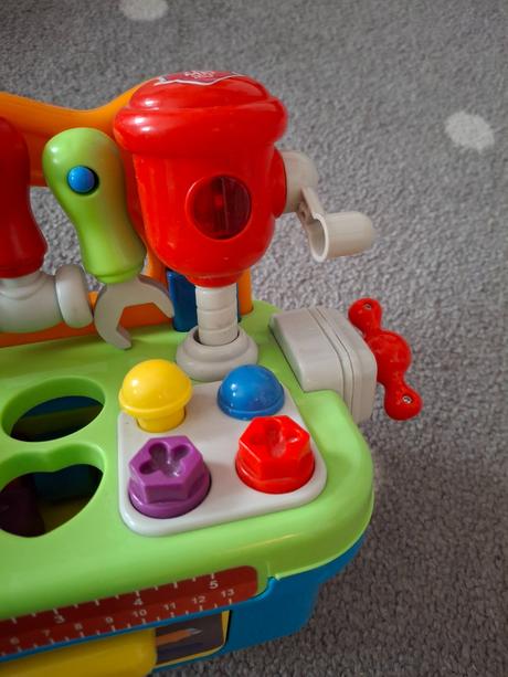 Kutilsky stolik s naradim pre najmensich,