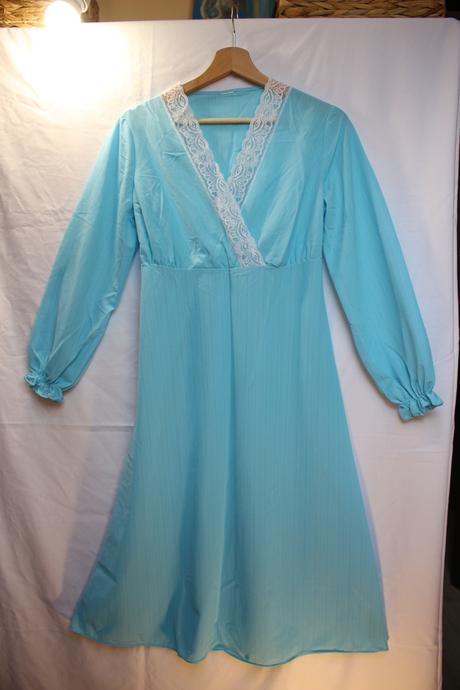 Vintage nebesky modrá nočná košeľa jemná čipka, m