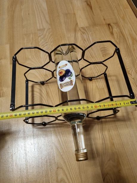 Kovový držiak / stojan na víno, 