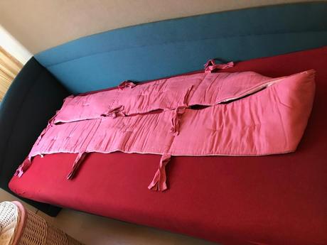 Mantinel na postielku  zn. jacadi  396  x 27,5 cm, 