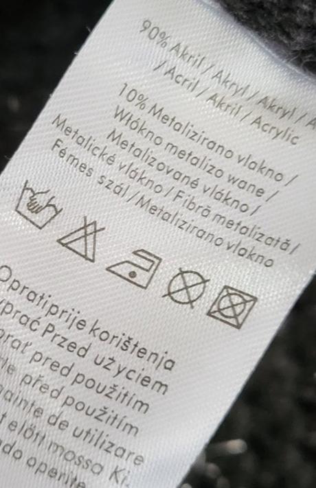 3 komplet čiapky, sálu a rukavic,