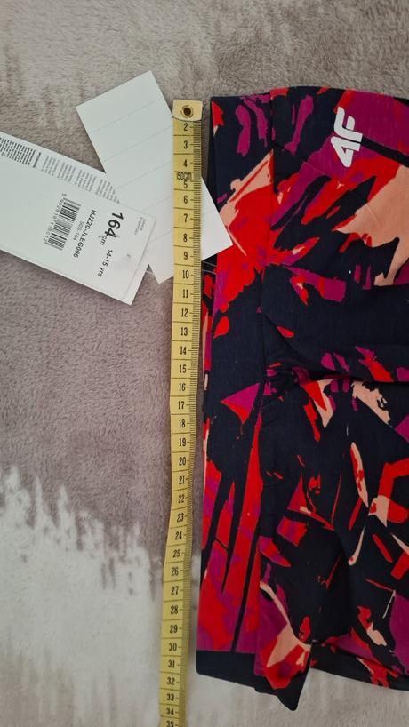 Farebné leginy, 164