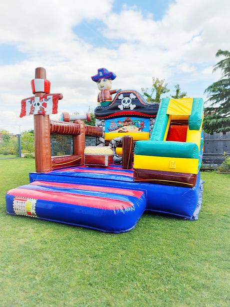 Prenájom skákacích hradov,