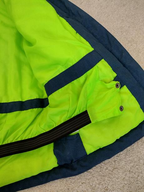 Vetrovka s poštovným, 152