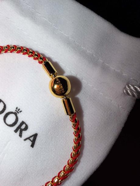 Pandora pozlátený náramok moments red/gold, pandora