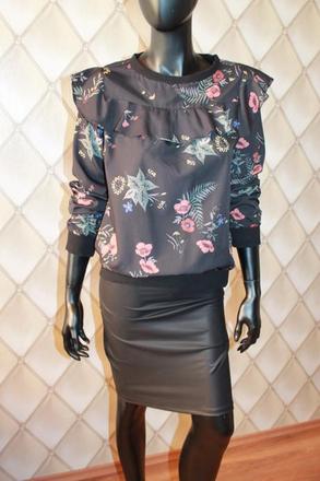 Blúzka s volánmi, s