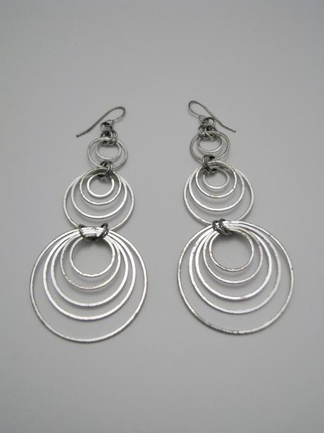 Dlhé krúžkové náušnice,