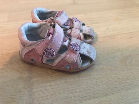 Kožené sandálky zn.protetika veľ.20, protetika,20