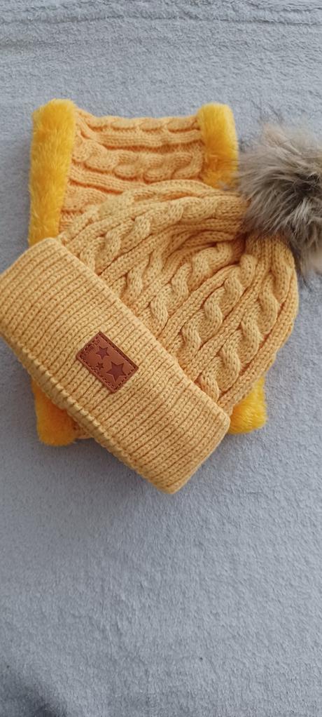 Set čiapka a golier, 