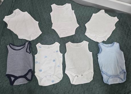 Balík oblečenia 37 kusov- body mix veľkosť 62, 50–62