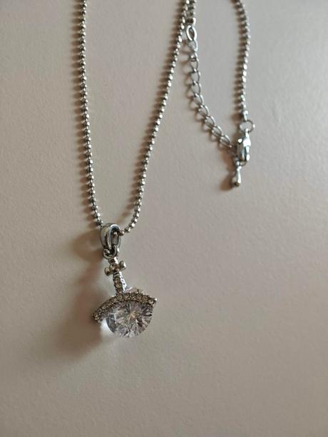 Nádherná retiazka so swarovski krištáľmi, swarovski