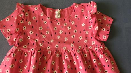 Kvietkované šaty, tinko,122