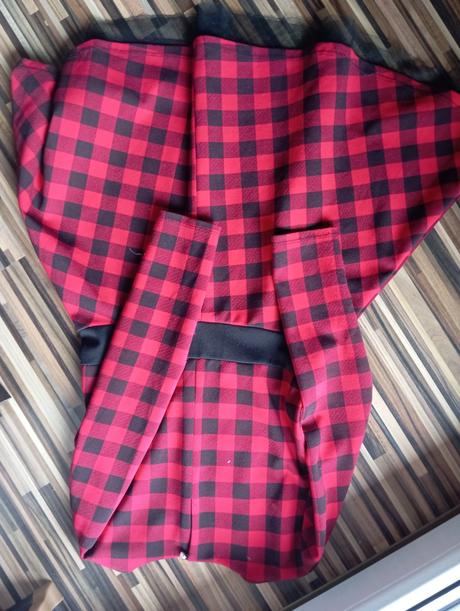 Šaty točivé,karované, 134