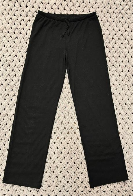 Tenké čierne tepláky, h&m,146