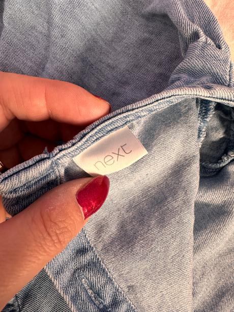 Riflove šaty vzadu na gombiky, next,116