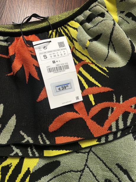 Nadherne saty, zara,s