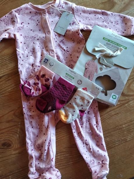 Dievčenské pyžamo- overal, nové, lupilu,86