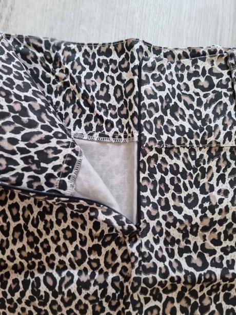 Leopardia midi sukňa č.10/38, 38