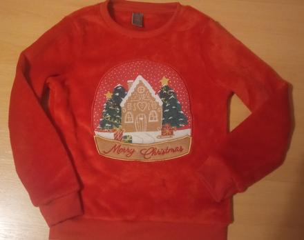 Vianočný červený svetrík, 134