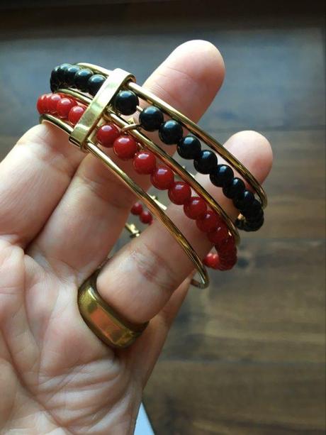 Moschino cheap and chic náramok, moschino