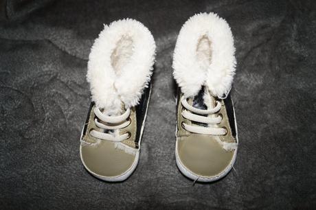 Kozusinkove capačiky, 18