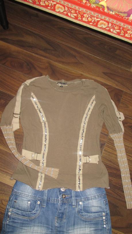 Extravagantný italy top rinascimento, s