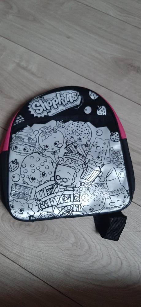 Rozne ruksasy a kufriky,