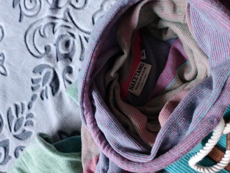 Naketano krásny dámsky roláčik, svetrík, s