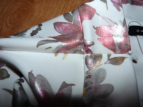 Lesklé kvety, gate,36