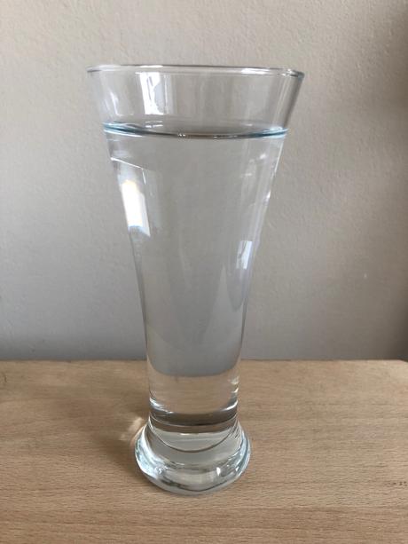 Poháre - na vodu, džús, pivo, či iné nápoje,