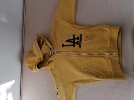 Mikinka, reserved,104