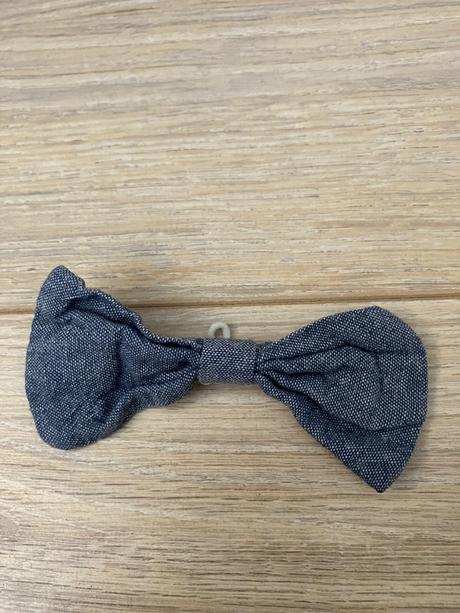 Sivý slávnostný komolet, 74