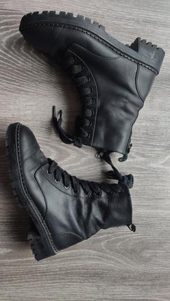 Kotníkové topánky, bershka,35