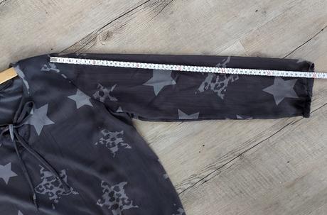 Sivá blúzka s hviezdičkami, 40