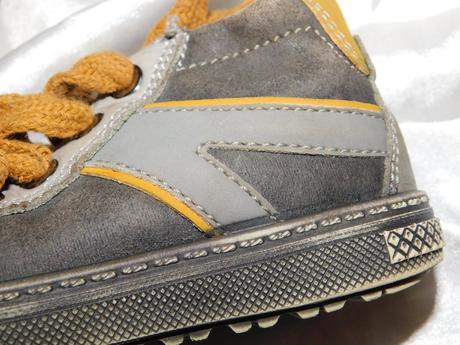 Kvalitne kožene topanky,na boku zips, bama,21