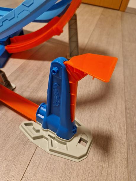 Hot wheels dráha masívna slučka, 