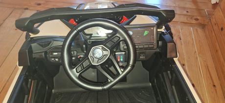 Auticko s dialkovym ovladanim, 