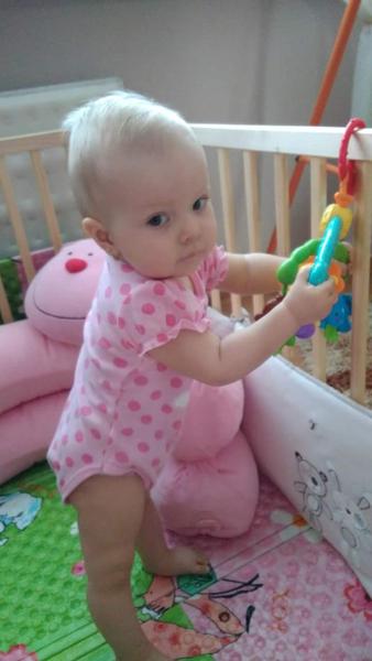 Kde kúpim takúto opierku pre drobca na sedenie?