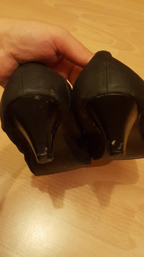 Čierne topánky, 38