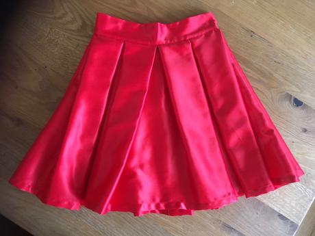 Nádherná saténová handmade sukňa, 116