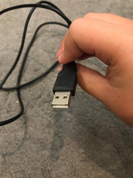 Nabíjací a dátový kábel usb-a - micro usb,