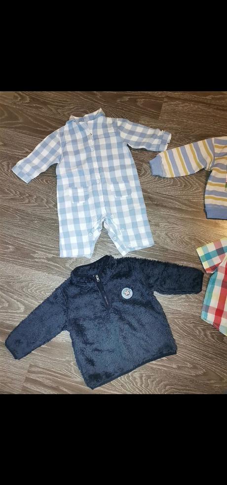 Mikiny a kosela č. 74, 74