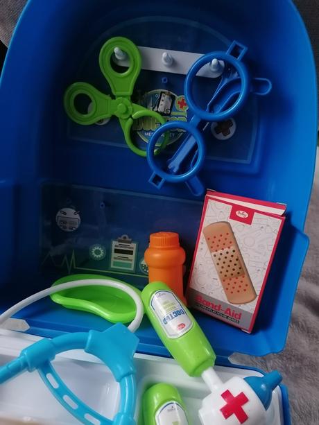 Kufrík pre doktorku, 