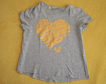 Sivé tričko so srdcom, bonprix,140