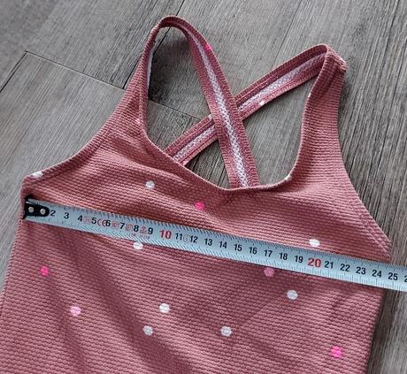 Plavky s volánikmi, 110