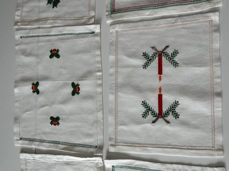 Vianočné ručne vyšívané obrúsky,