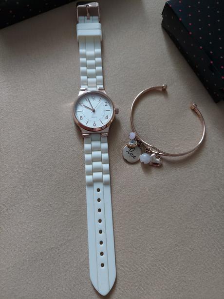 Hodinka a náramok, avon